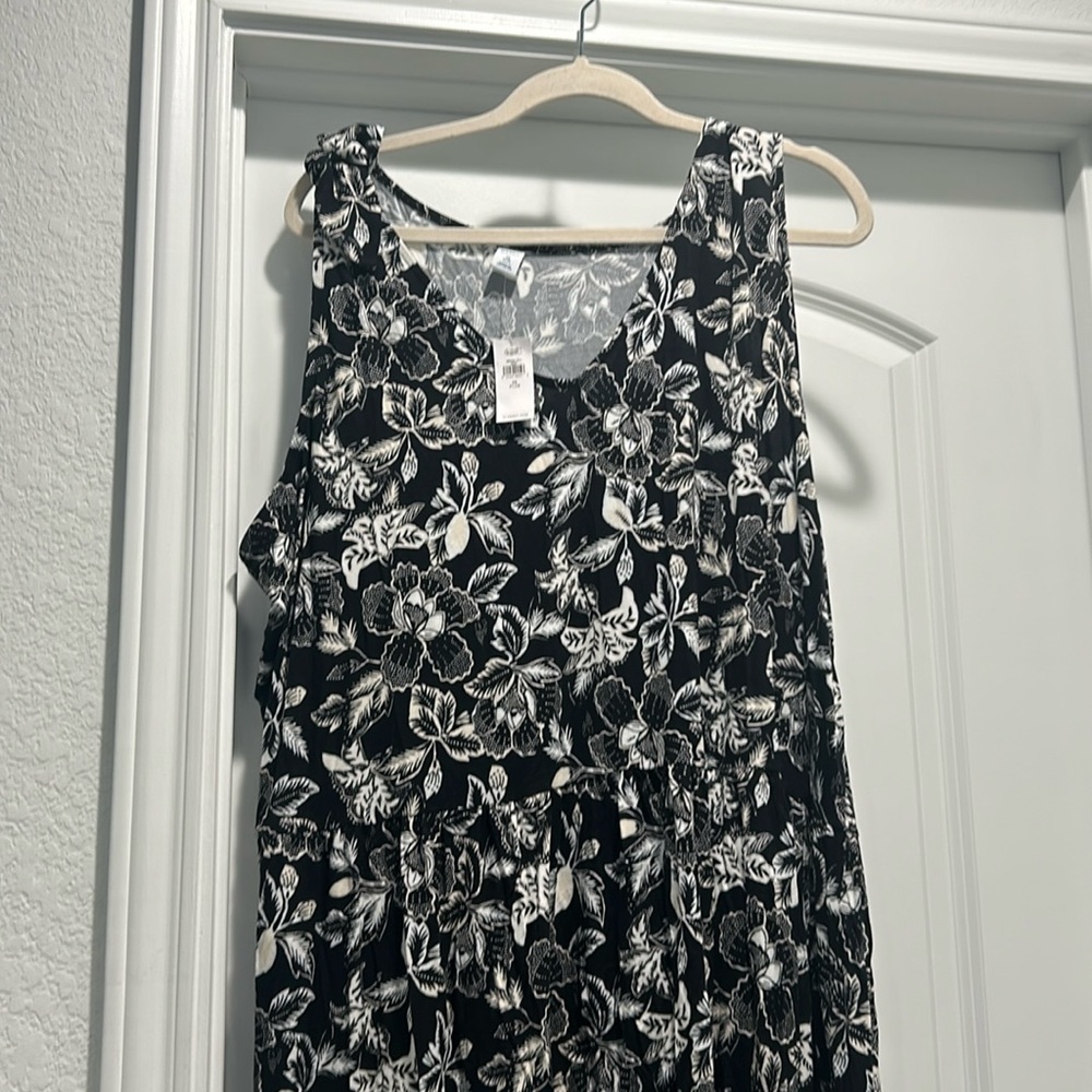 Old Navy Black and White Dress